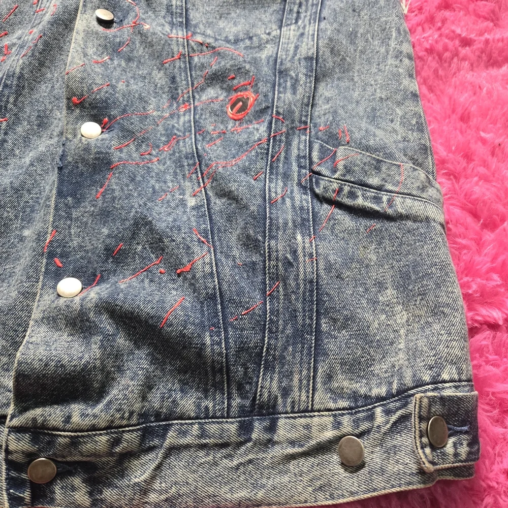 LEARSI VINTAGE Men's Graphic Denim Vest with Red Design